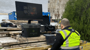 LIVE!Monitor: Echtzeitübertragung des Drohnenflugs zur Begutachtung durch Sachverständige direkt auf der Baustelle