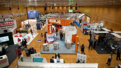 Aussteller auf einer Immobilienmesse